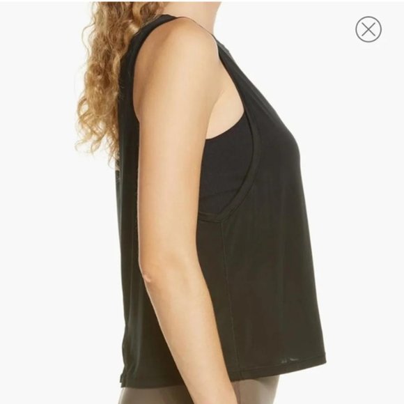 Spanx NWT Women's Very Black GO LIGHTLY Cropped Tank Top, Size 1X - Picture 3 of 9